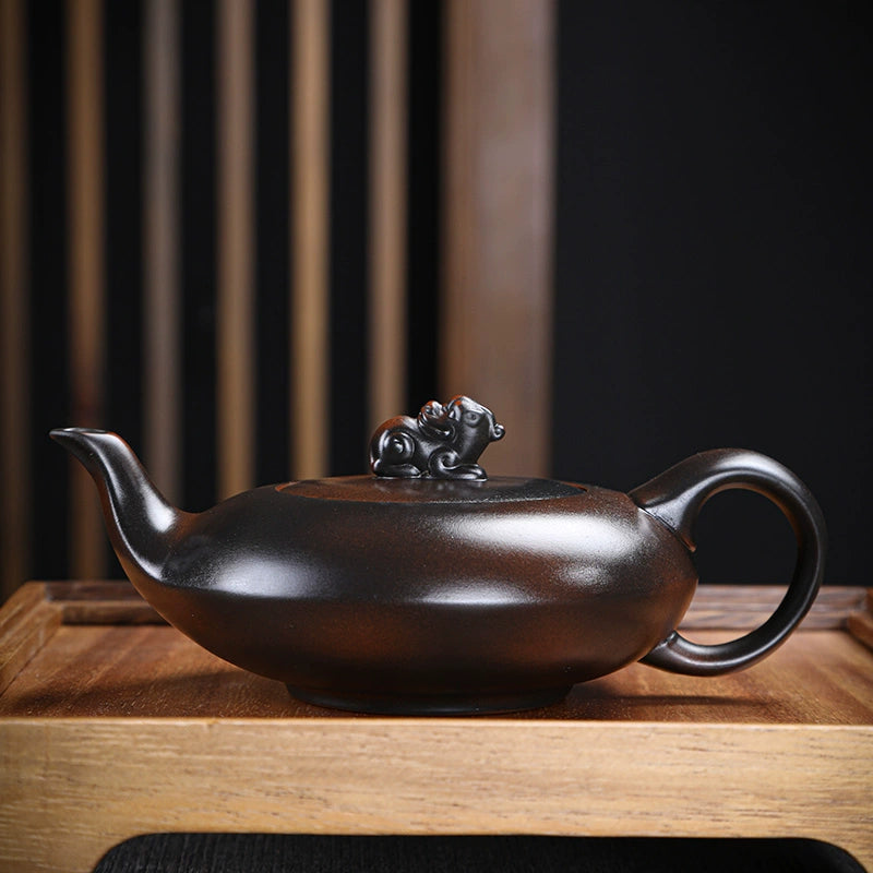 Purple pottery retro Pixiu teapot